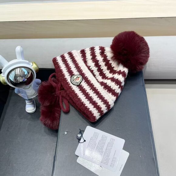 Moncler Red and white pom pom beanie - Picture 6 of 6